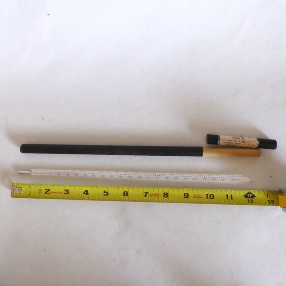 VINTAGE 12” SCIENCE LABORATORY CHEMICAL CLASS B GLASS THERMOMETER IN CASE - Picture 2 of 9